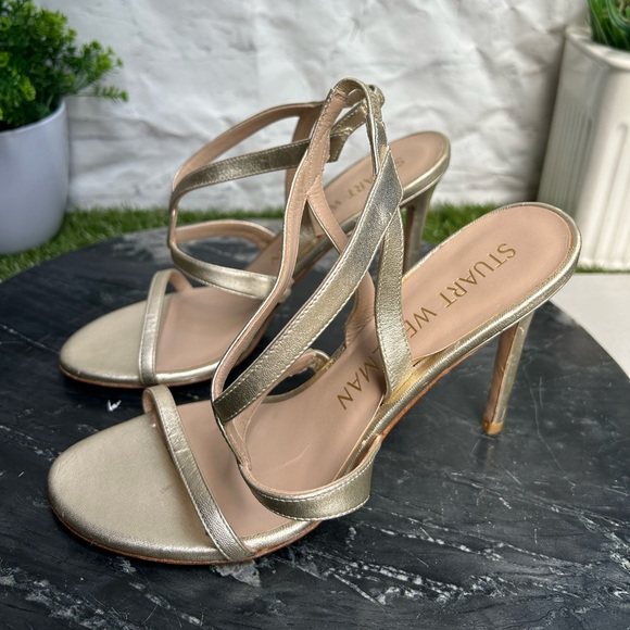 Stuart Weitzman
Women's Soiree 100 High Heel Sandals Metallic finish size 8 - Picture 13 of 16